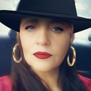 Meet your Posher, Deanna